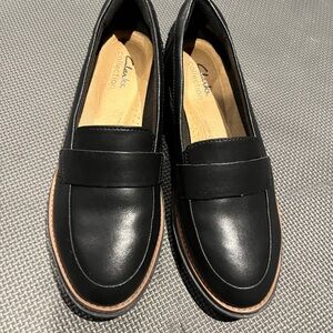 Clarks Women's Black Sharon Gracie Leather Loafers